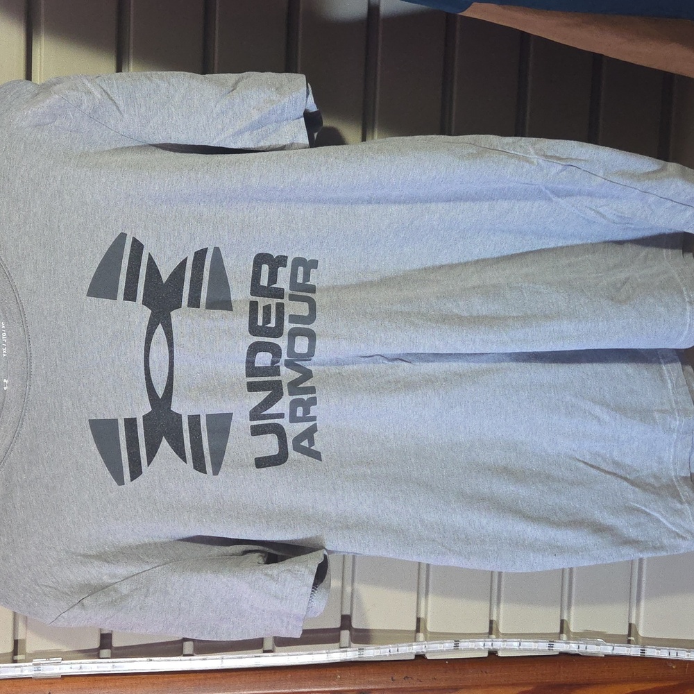 Under Armour Short Sleeve Gray Tee Youth